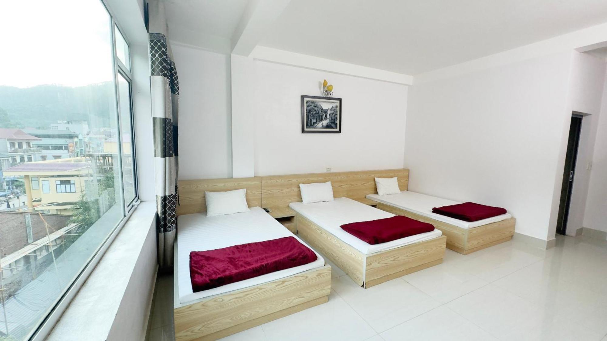 Quy Anh Hotel Bao Lac Town Exterior photo