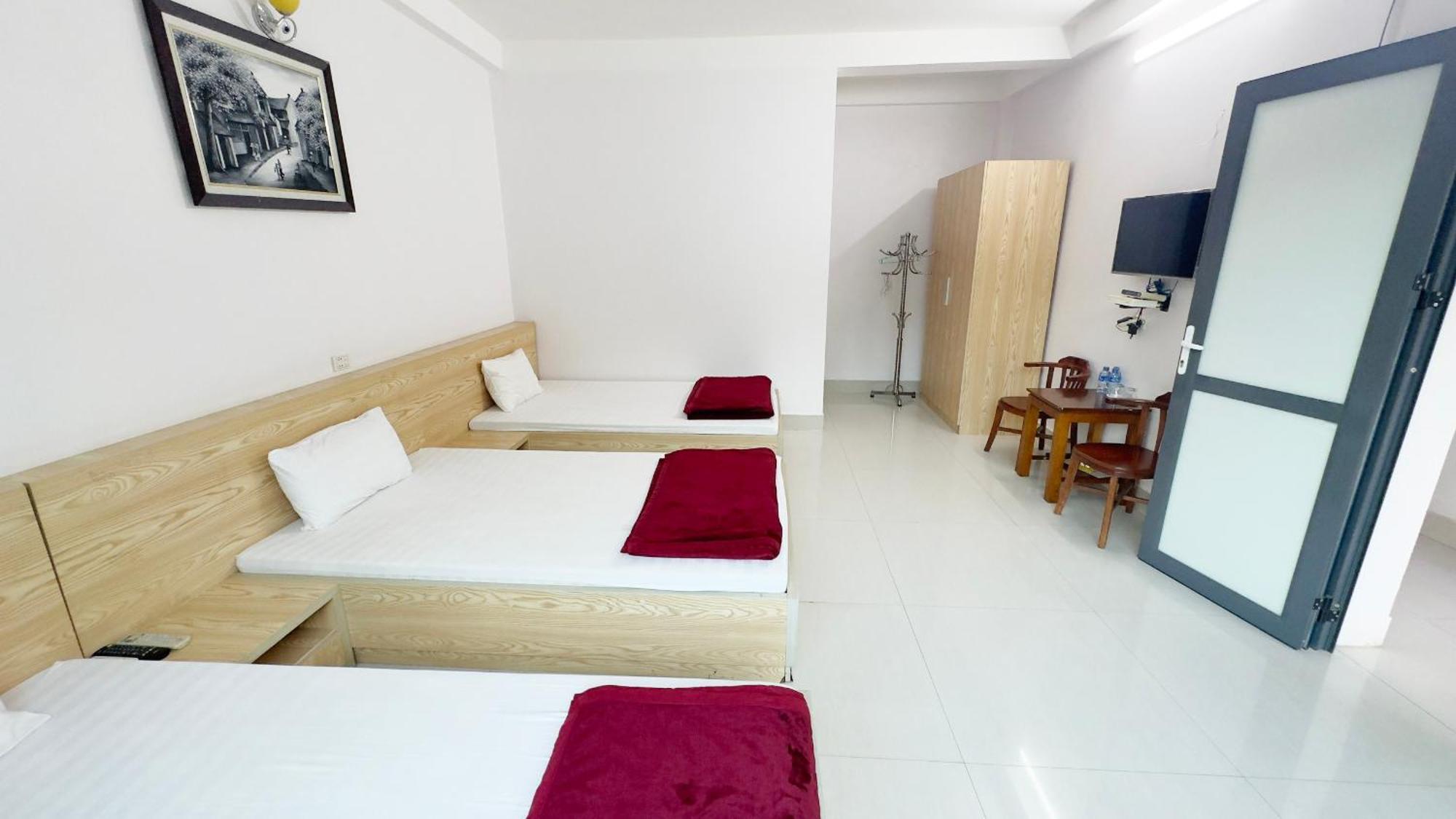 Quy Anh Hotel Bao Lac Town Exterior photo