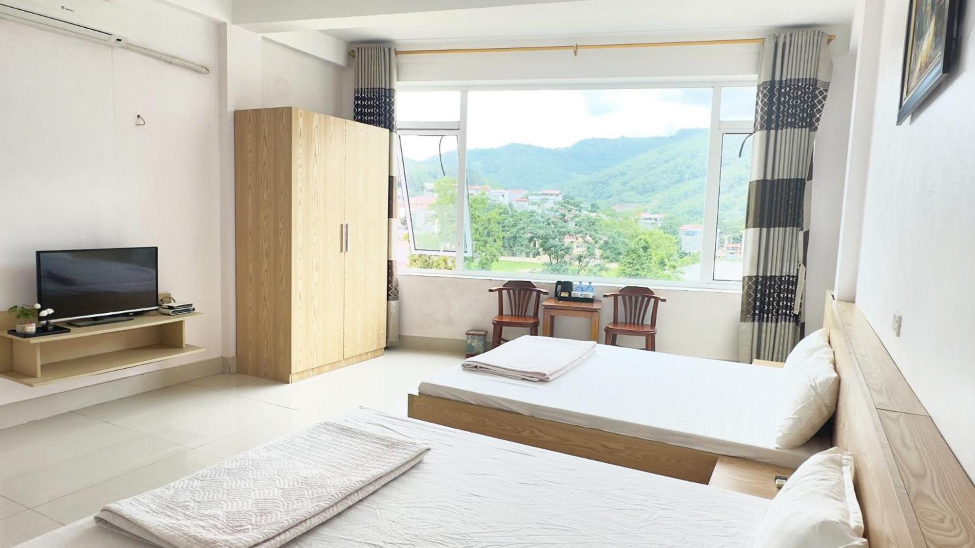 Quy Anh Hotel Bao Lac Town Exterior photo
